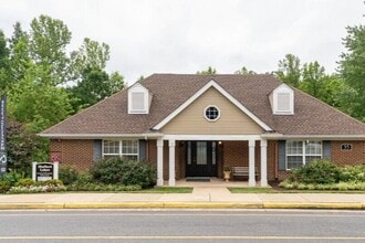 Building Photo - Stafford Lakes