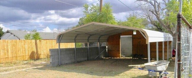 Foto del edificio - 804 South Avenue C, Unit A