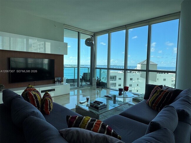 Foto del edificio - 1331 Brickell Bay Dr