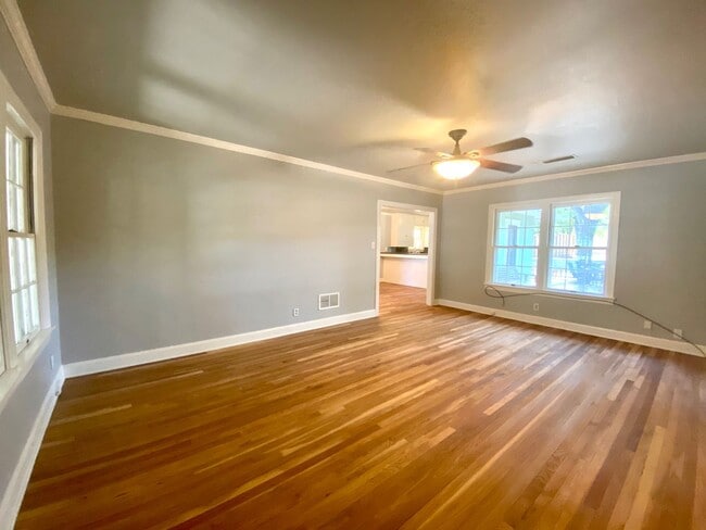 Building Photo - 1805 Winsted Ln
