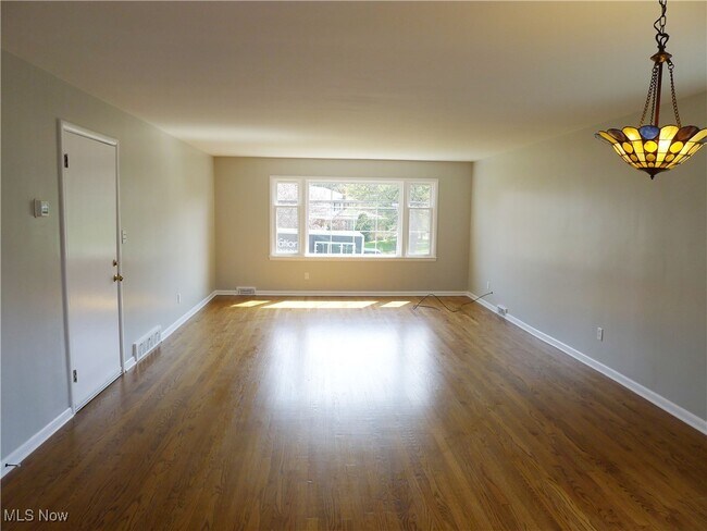 Foto del edificio - 3006 Warrensville Center Rd