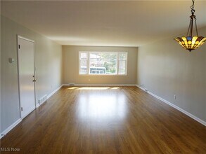 Building Photo - 3006 Warrensville Center Rd