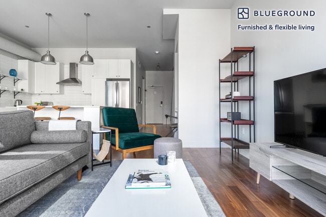 Building Photo - 676 North LaSalle Drive-SI FL7-ID324