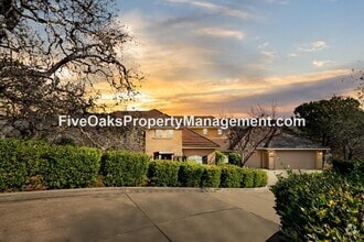 Building Photo - 5185 Mertola Dr