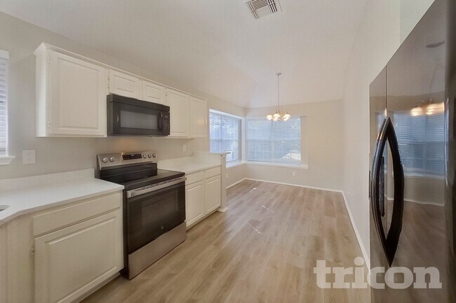 Foto del edificio - 805 Clover Hill Ln