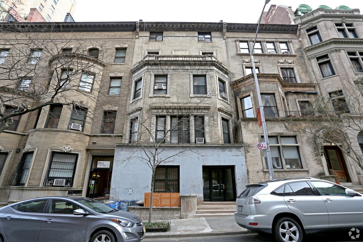 Foto del edificio - 317 W 74th St