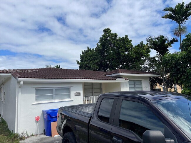 Foto del edificio - 5261 NW 1st St