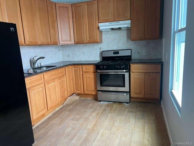 Building Photo - 105-32 130th St