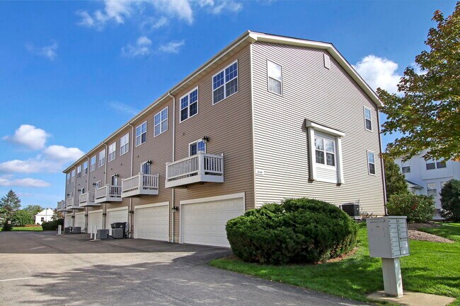 Building Photo - 44 W Big Horn Dr