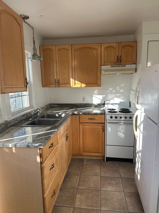 Foto del edificio - 227 Depot St