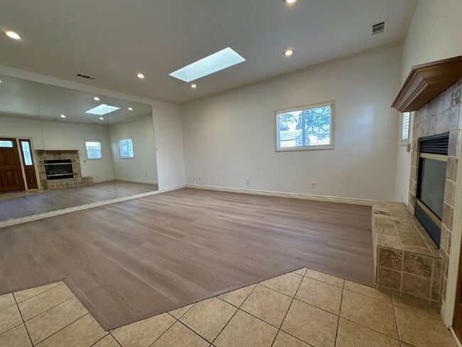 Foto del edificio - Spacious 2BR/2BA Single-Level ADU with Private Courtyard