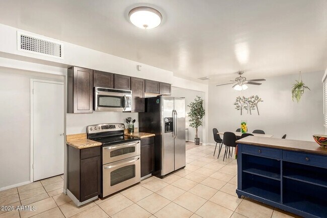 Foto del edificio - 1412 W 7th Pl