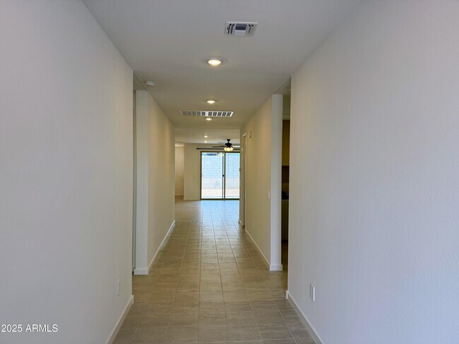 Building Photo - 4249 W Hannah St