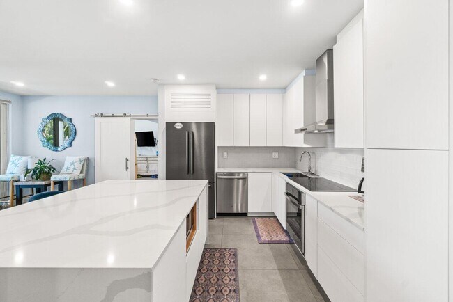 Building Photo - 1299 S Ocean Blvd