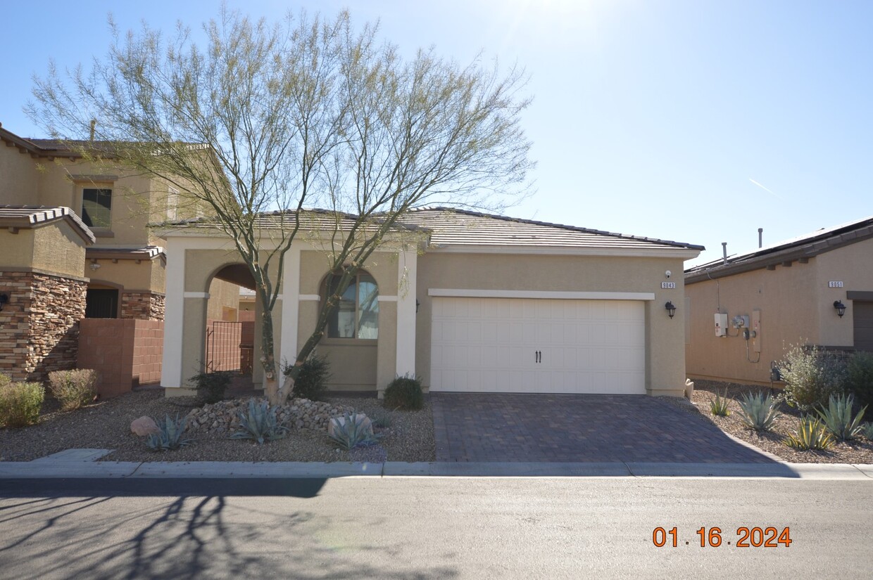 Foto principal - 9043 Tiffany Oaks Ave