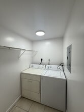 Building Photo - 2916 NW 55th Ave