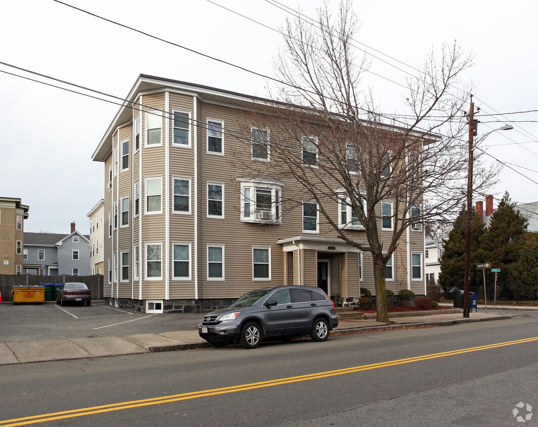 Primary Photo - 229 Main St