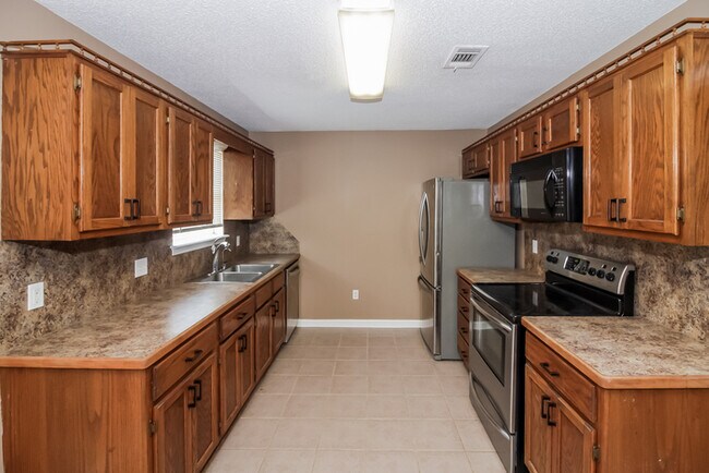 Foto del edificio - 2705 Timbermist Cir
