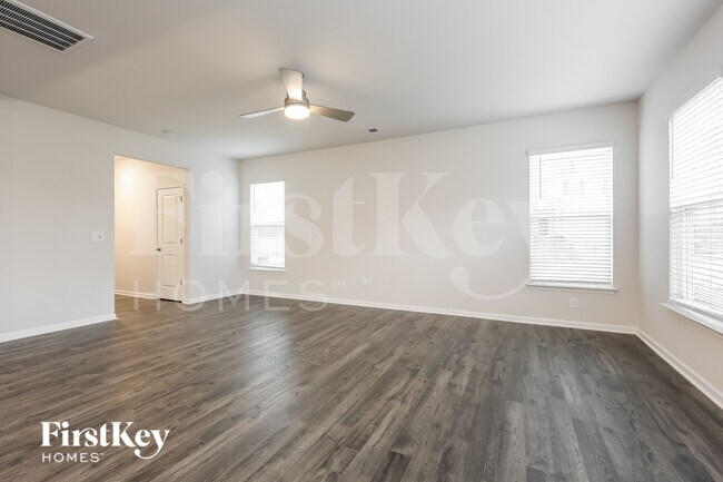 Foto del edificio - 101 Wild Lily Dr