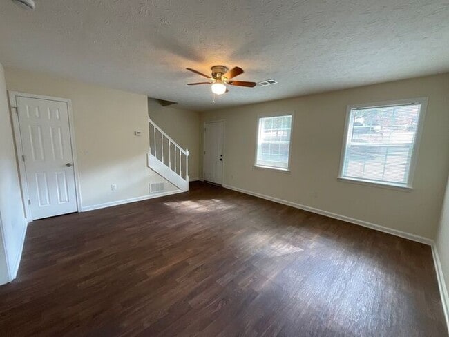 Building Photo - 2655 Parkside Way SW