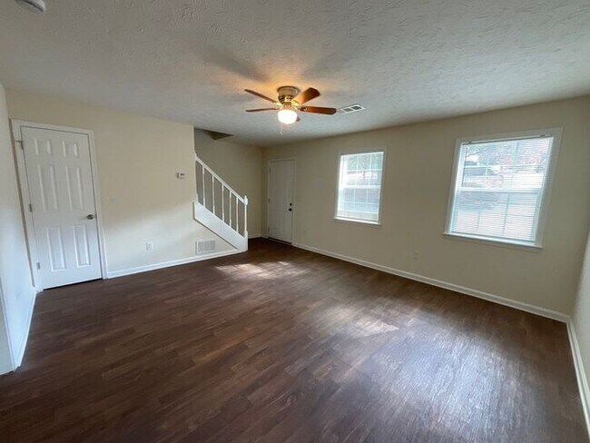 Foto del edificio - 2655 Parkside Way SW