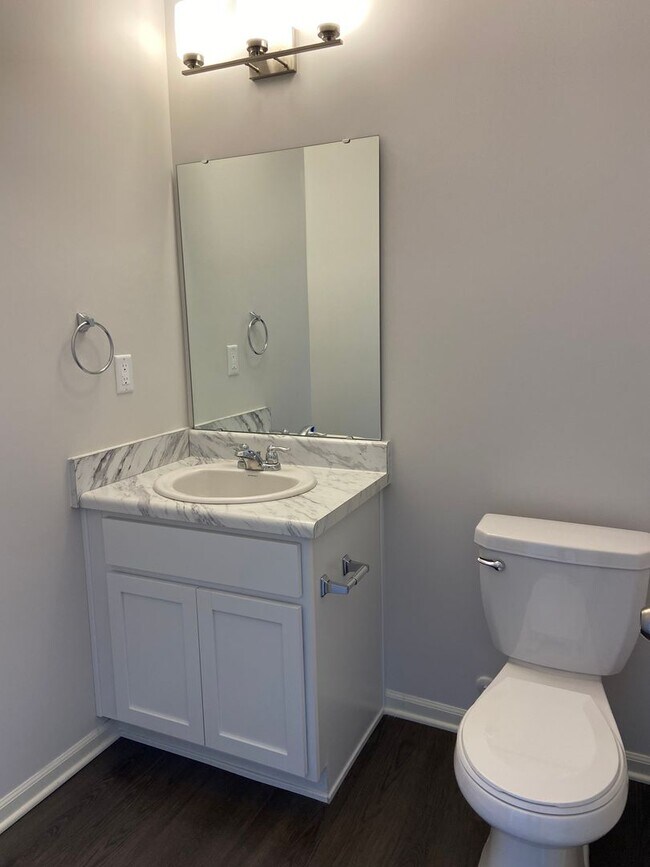 Building Photo - *Pre-leasing* Three Bedroom | Two and a Ha...