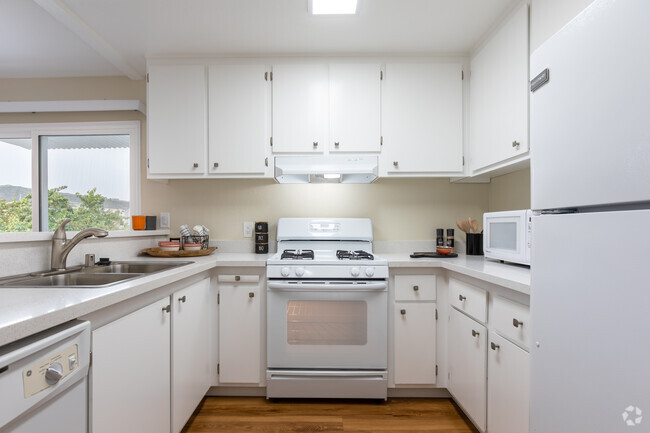 2BR/ 2BA - Kitchen - Civic Plaza Apartments