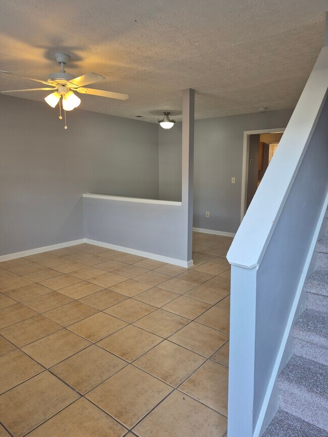 Foto del edificio - 79 Point Place Dr