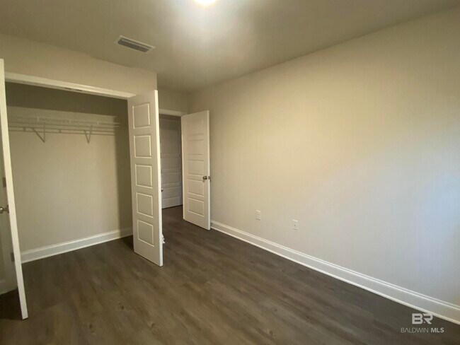 Building Photo - 6677 Spaniel Dr