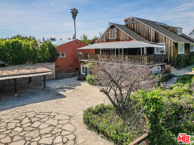 Building Photo - 4819 Rhodes Ave