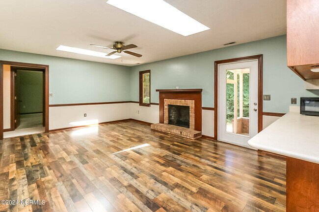 Building Photo - 4300 Ward Dr