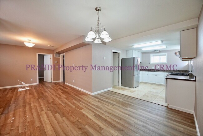 Foto del edificio - Charming Downtown San Rafael Victorian Style Duplex.