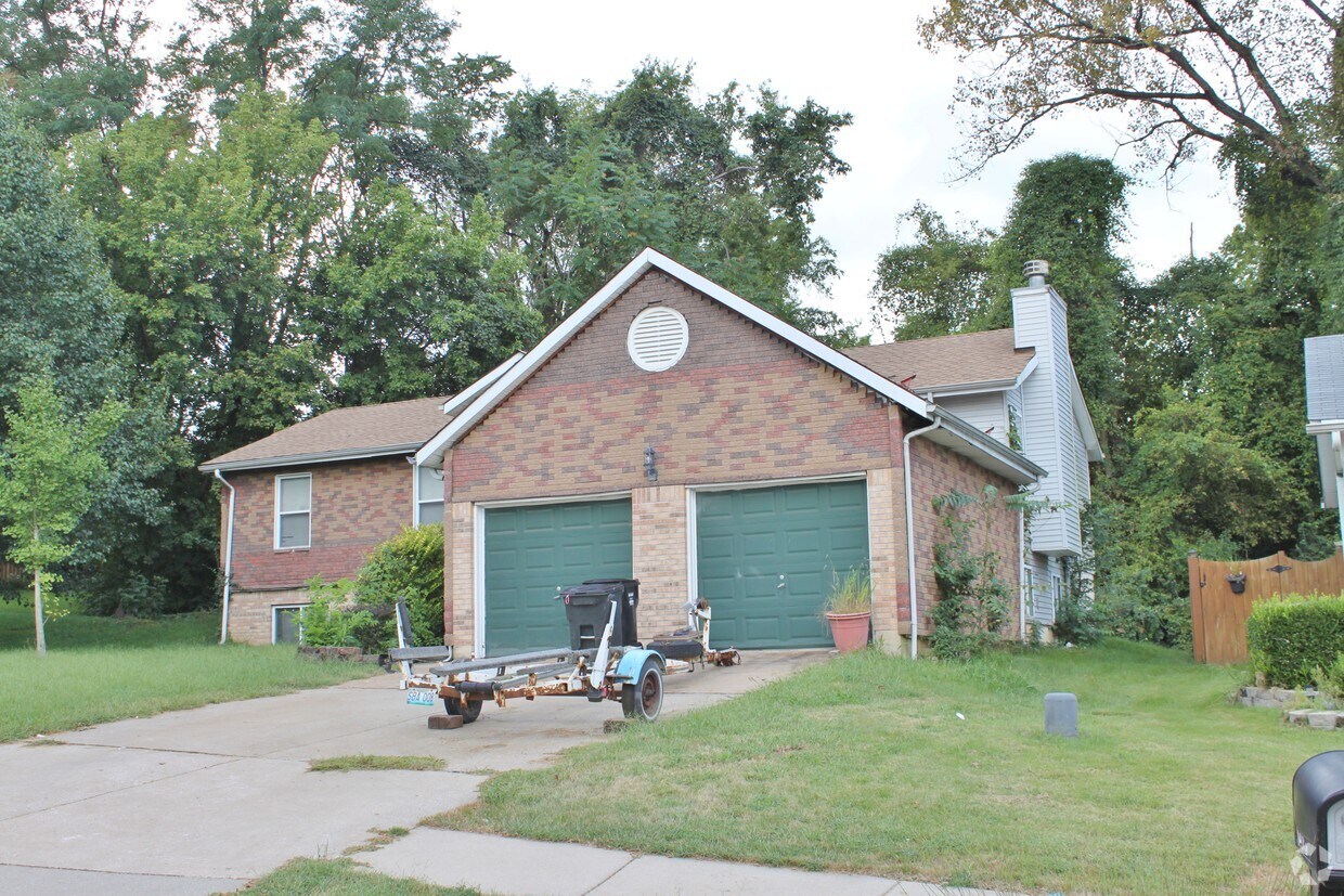 Primary Photo - 11863 7 Hills Dr