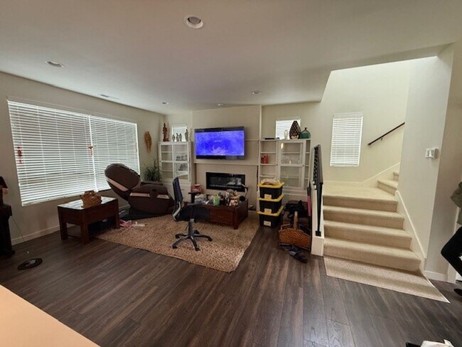 Foto del edificio - 3Bd/2.25Ba Lynnwood Townhouse