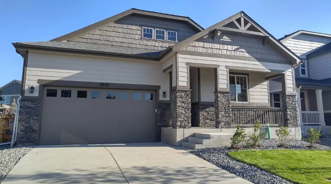 Building Photo - Gorgeous 4 Bed 3 Bath House near Twin Silo...