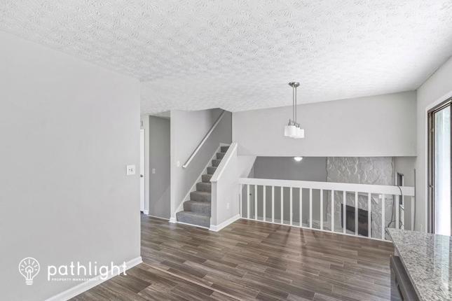Building Photo - 100 Spicewood Ct