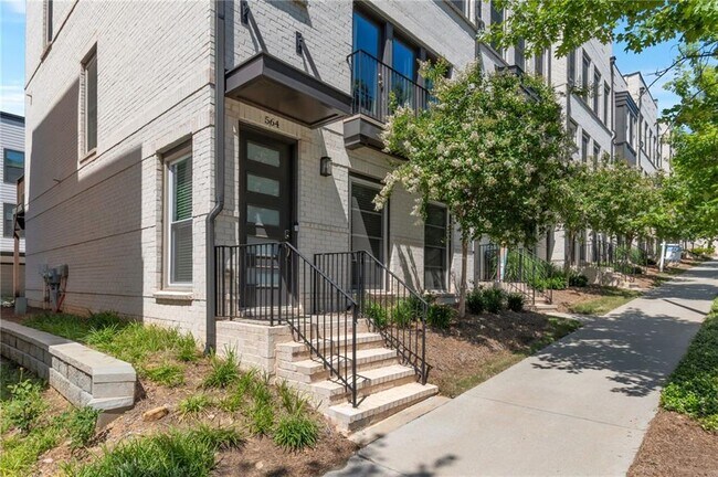 Foto del edificio - 564 Ember Ln NW