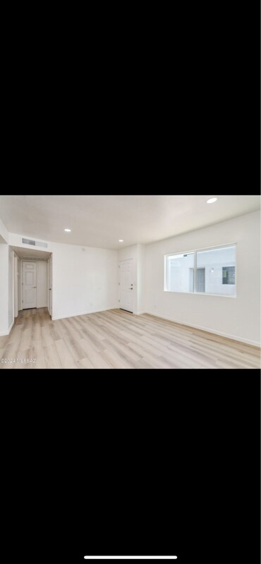 Building Photo - 5701 E Pima St