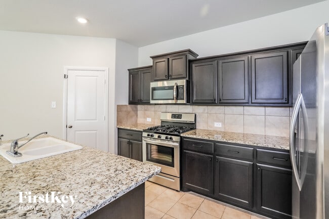 Building Photo - 2205 Sadlers Creek Ln