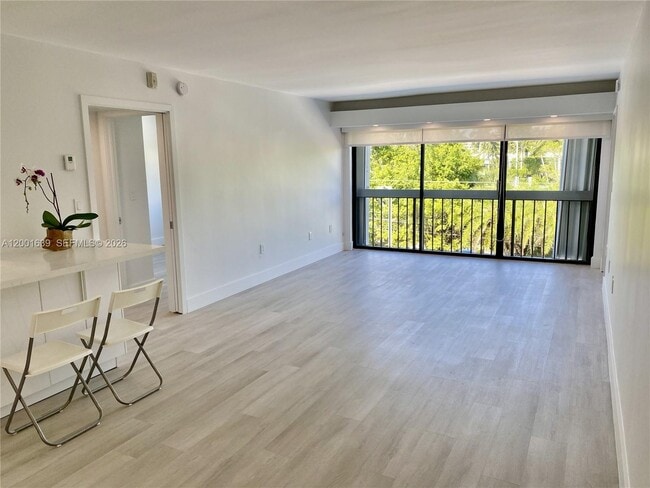 Building Photo - 255 Galen Dr