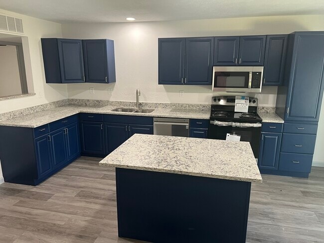 Kitchen - 4104 Pepperbush Dr