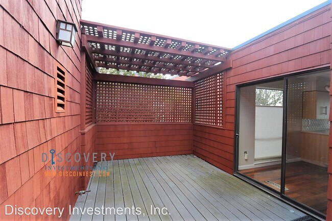 Building Photo - 3 br, 3 bath House - 32 Sereno Circle