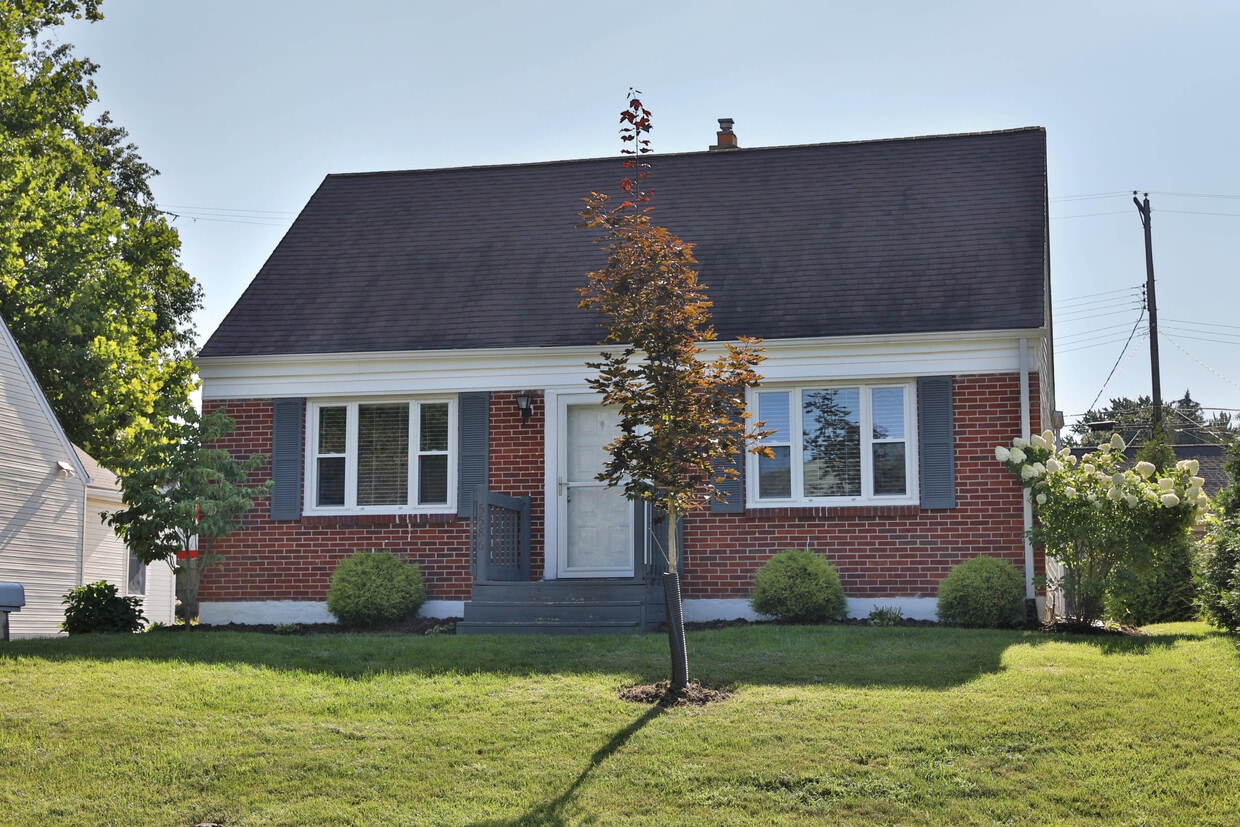 Primary Photo - 5586 Emerson Ave