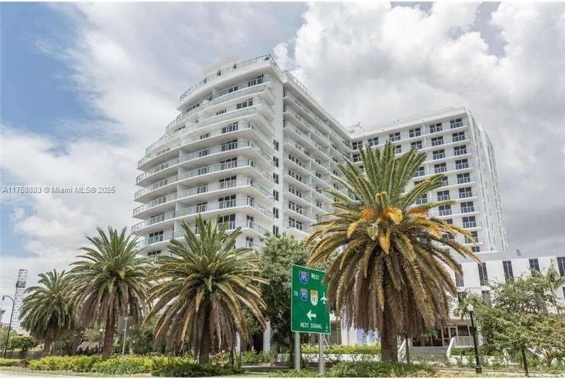 Primary Photo - 4250 Biscayne Blvd