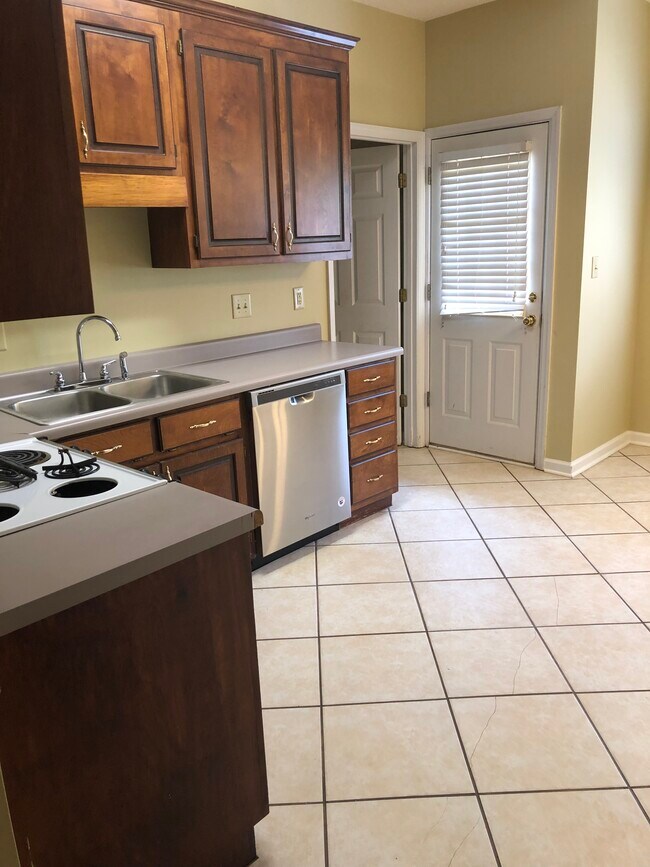 Foto del edificio - 393 Old Epps Bridge Rd