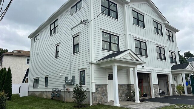 Foto del edificio - 38 Elmwood Ave