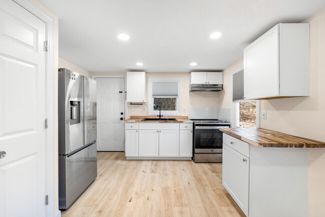 Building Photo - 2625 Booker Ave