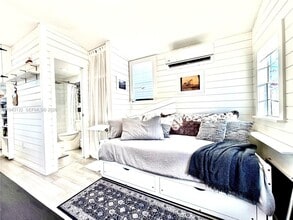 Building Photo - 3601 SW 32nd Blvd