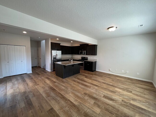 Foto del edificio - Three Bedroom House in SE Bend
