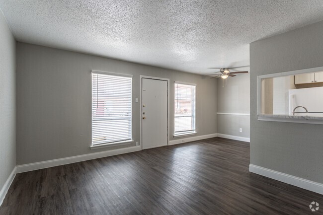 Living Room - Fieldstone Apartments